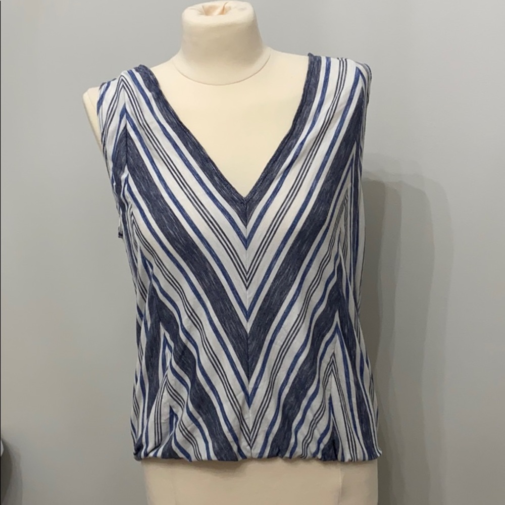 Max studio tank top size Large